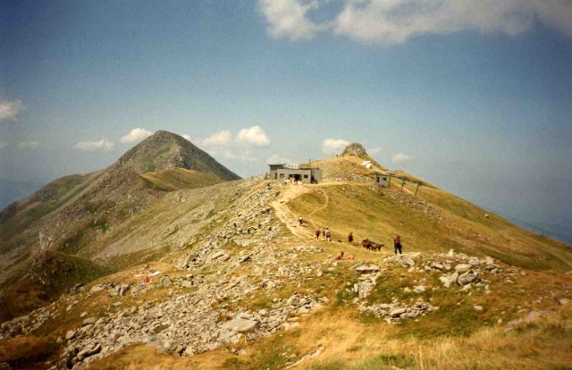 Rifugio milia 2000-davanti il Cusna